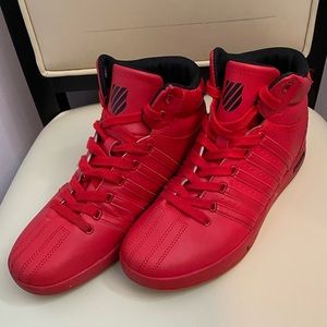 K-Swiss Size 6 US - Red